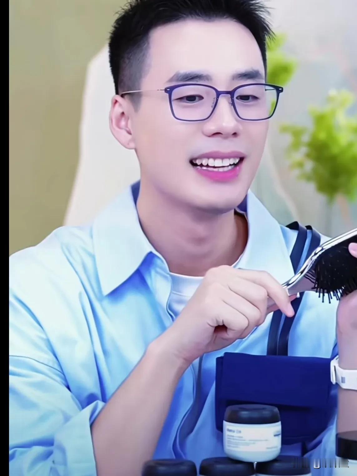 离职看人品，俞敏洪还是不错的！
顿顿透露，他离职的时候，俞敏洪问到:顿顿，你出去