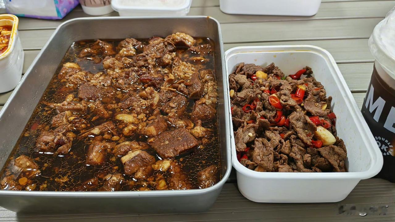 陈震晒生酮饮食，这次肉量加大了！

就在刚才，陈震收网络出了满满当当的两盘子肉，