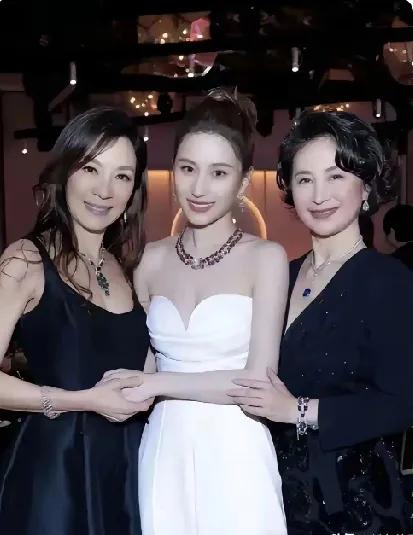 何超莲给女性的启示：择偶别选“倾尽所有”的短视者
 
何超莲的观点给天下女性提了