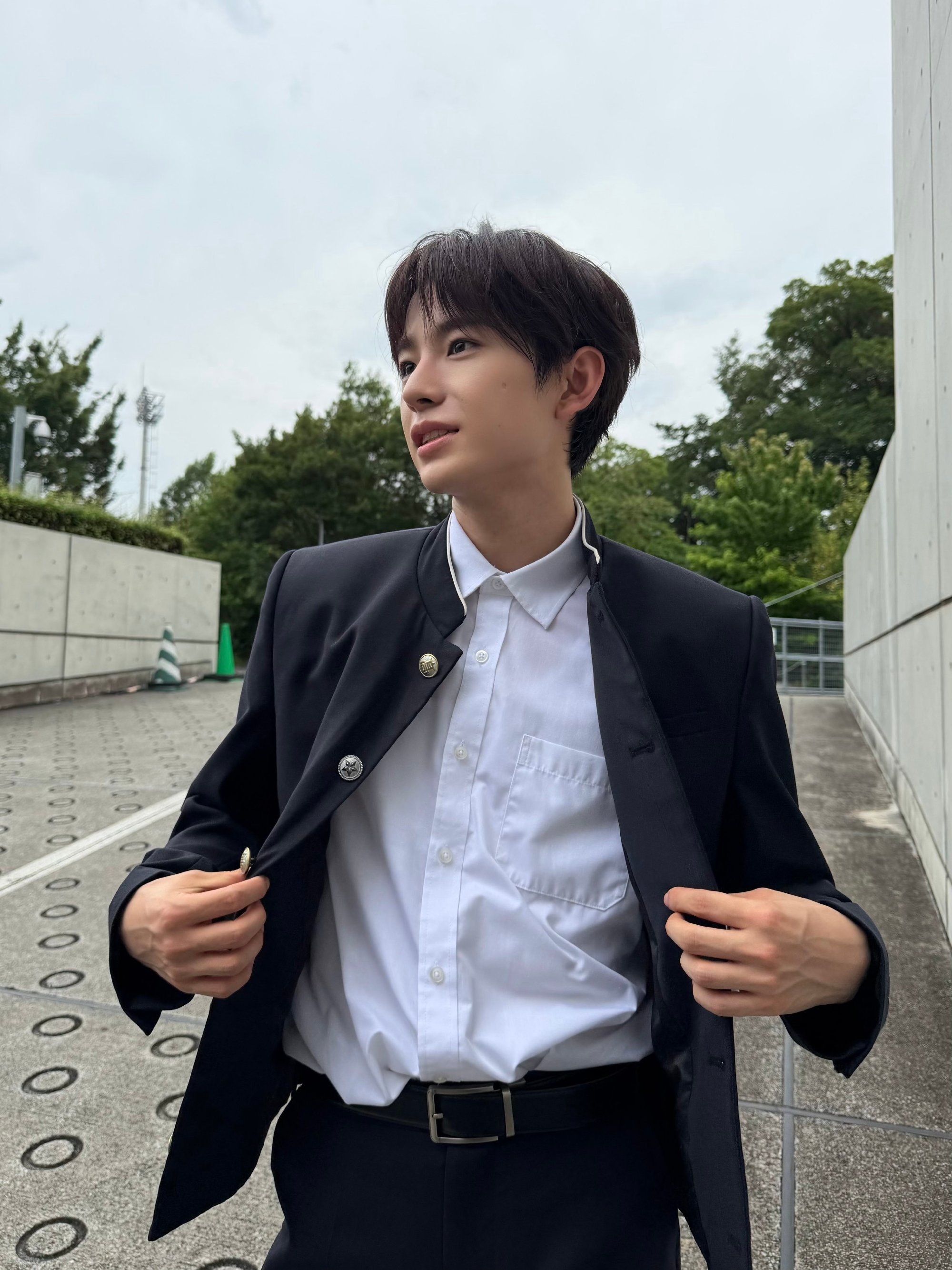 学兰服真美好噻。 