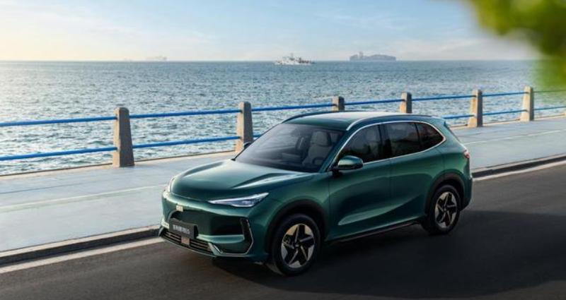 纯电SUV的“六边形战士” 吉利银河E5销量破21万！
吉利银河E5累计销量突破