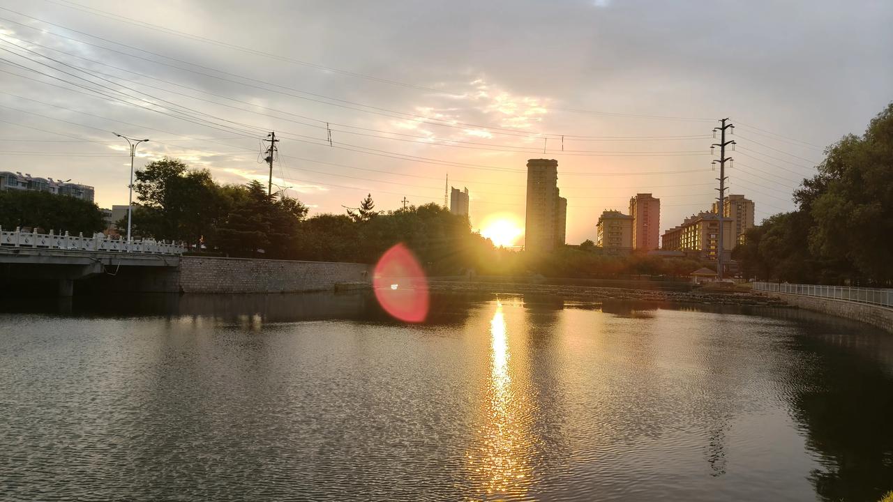 秋日生活打卡季故地重游，金色洒满，回味着曾经的故事，好像还在继续……
