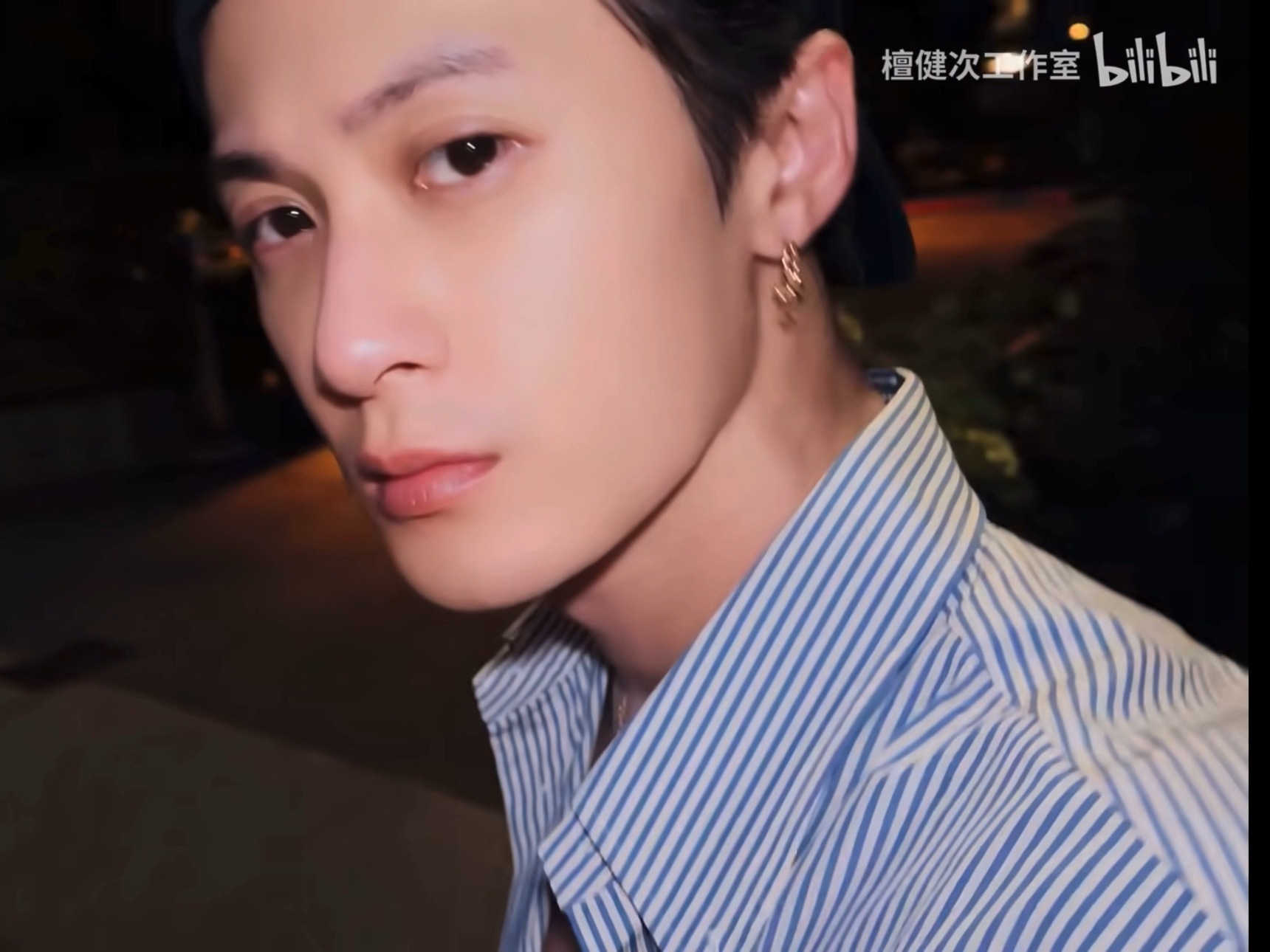 我爱怼脸啊啊啊啊啊 