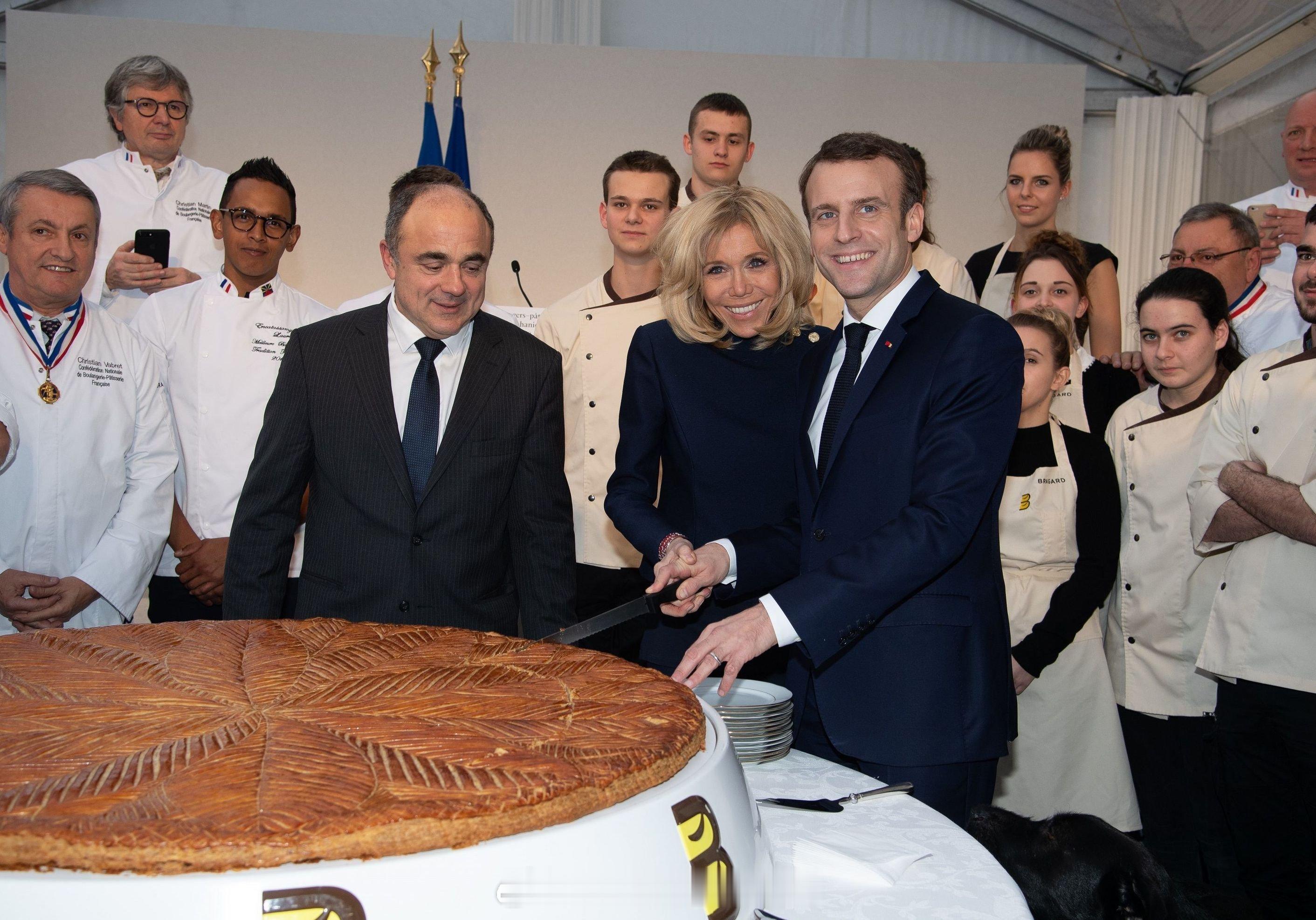 海外新鲜事 今天是法国总统马克龙的48岁生日。法兰西的故事