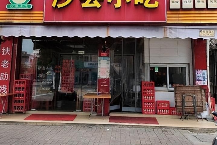 沙县老板怒骂未点餐学生：对错之间，还有一层短视频看不见的现实

短视频片段里，一