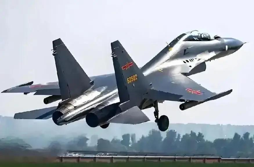 1月20日，黄岩岛海域上空突然出现一架菲律宾公务机，没经过任何允许就直接闯进来。