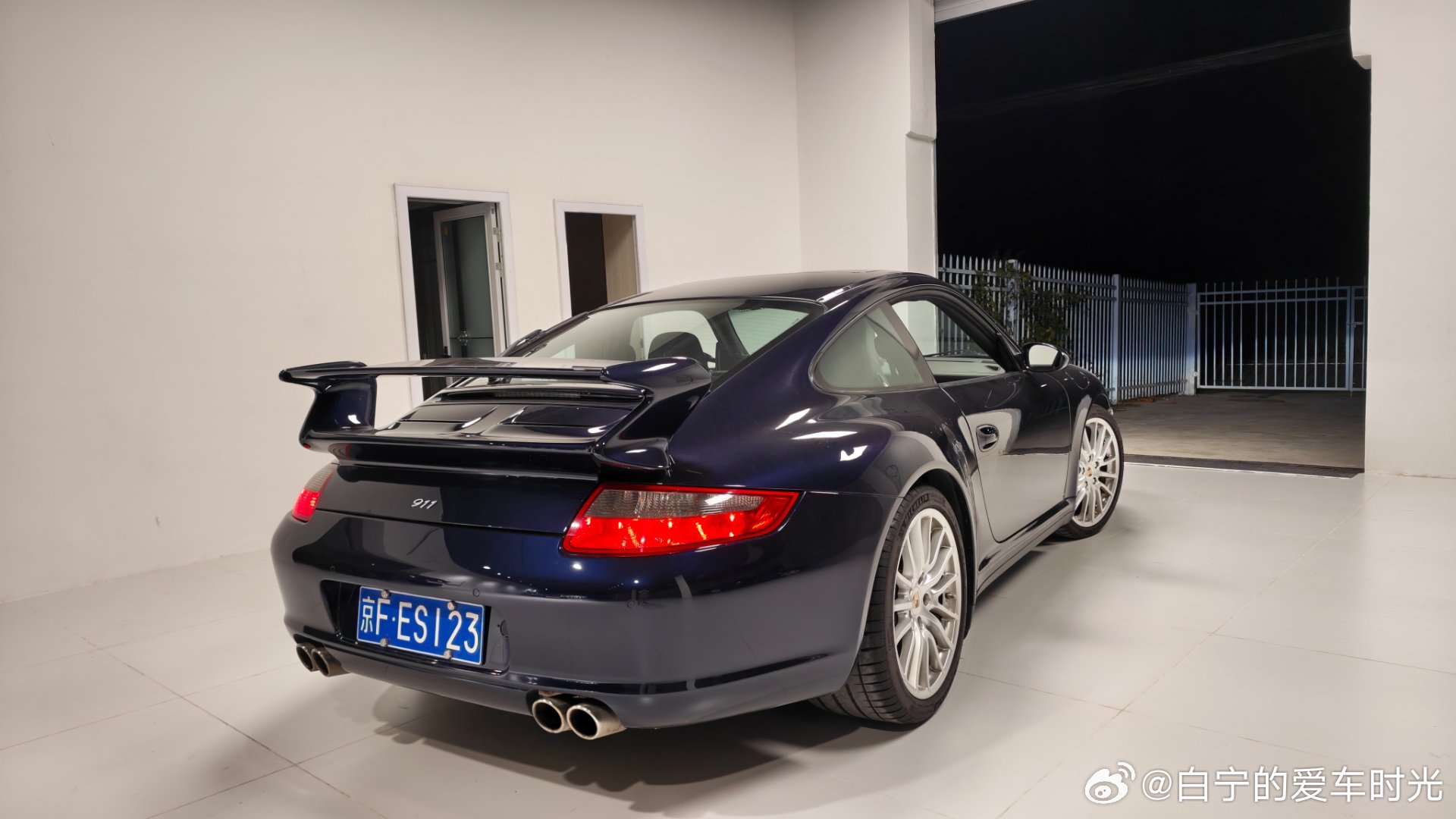 离理想公司近的好处就是参加完活动可以回公司换个车再回家！老保子好久没开了，打着声