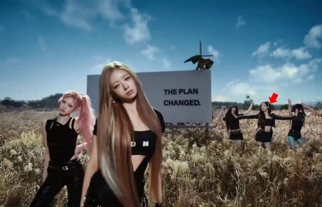 张元英 镜头作为队内Top➕概念中心 镜头和歌词均为倒数，这招倒是在sm见过