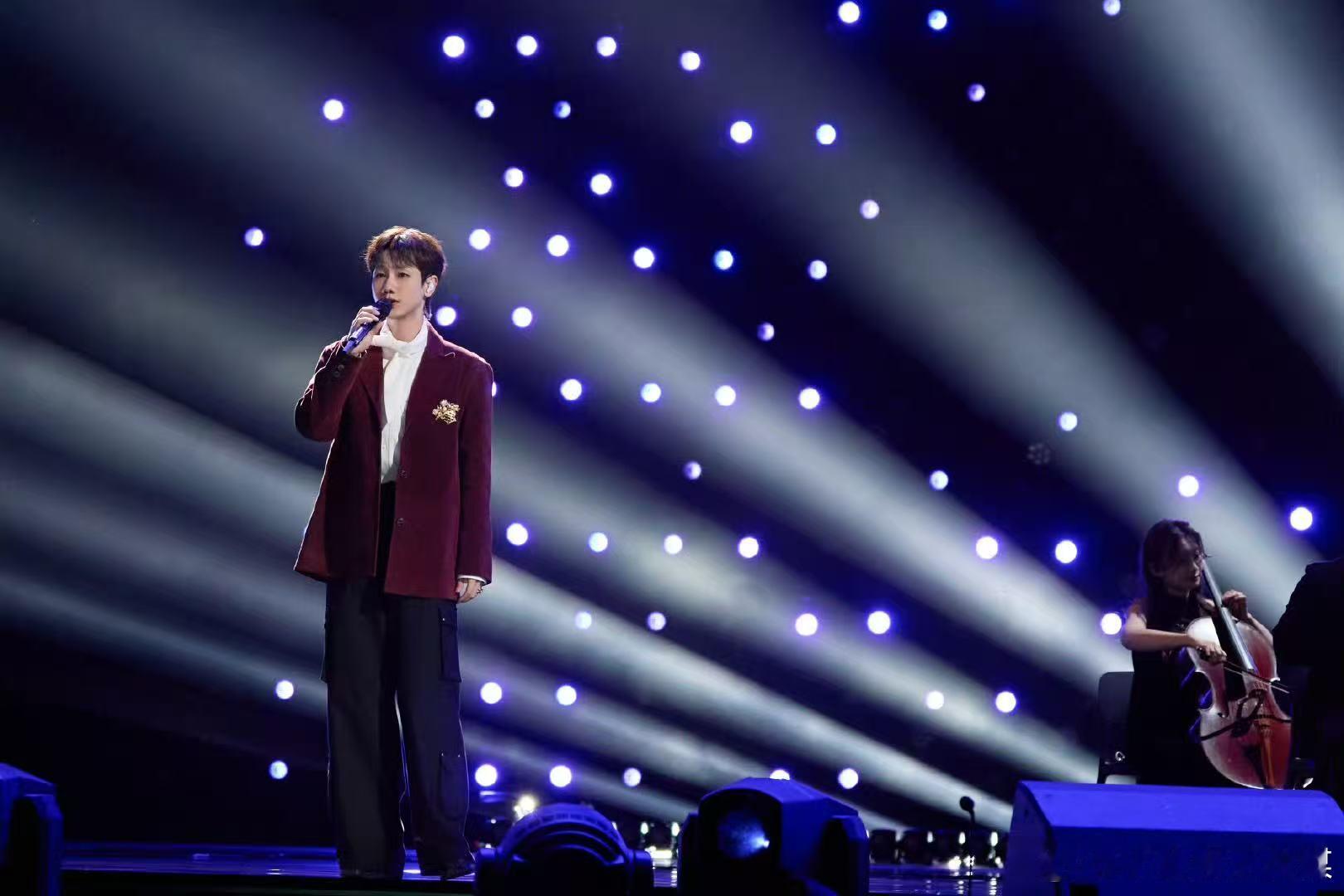 汪苏泷神级间奏晴 声生不息舞台太绝了！保留经典间奏，即兴吟唱藏着成长感，“眼泪只