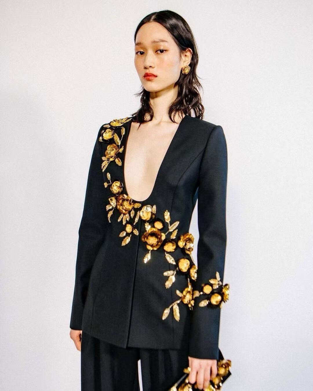 时尚[超话]   Carolina Herrera 2025秋冬系列太绝！运用锦