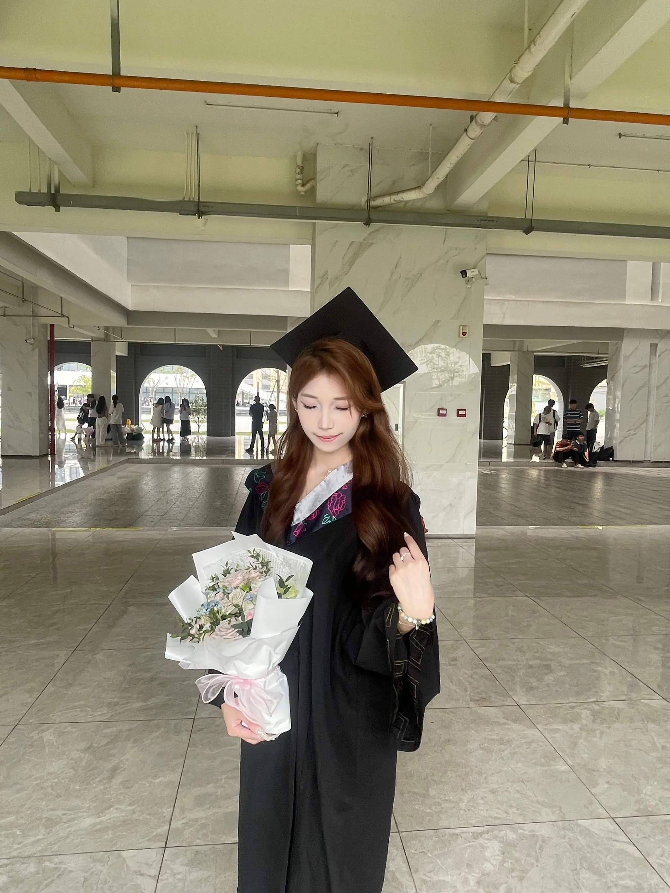 🎓