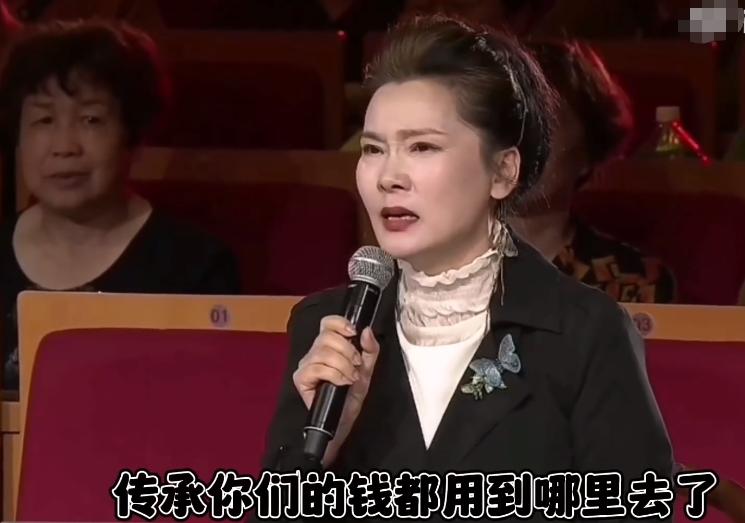 何赛飞在戏曲节目上的一番话说的太对了，看到戏曲演员为了坚持自己的喜好，送外卖、和