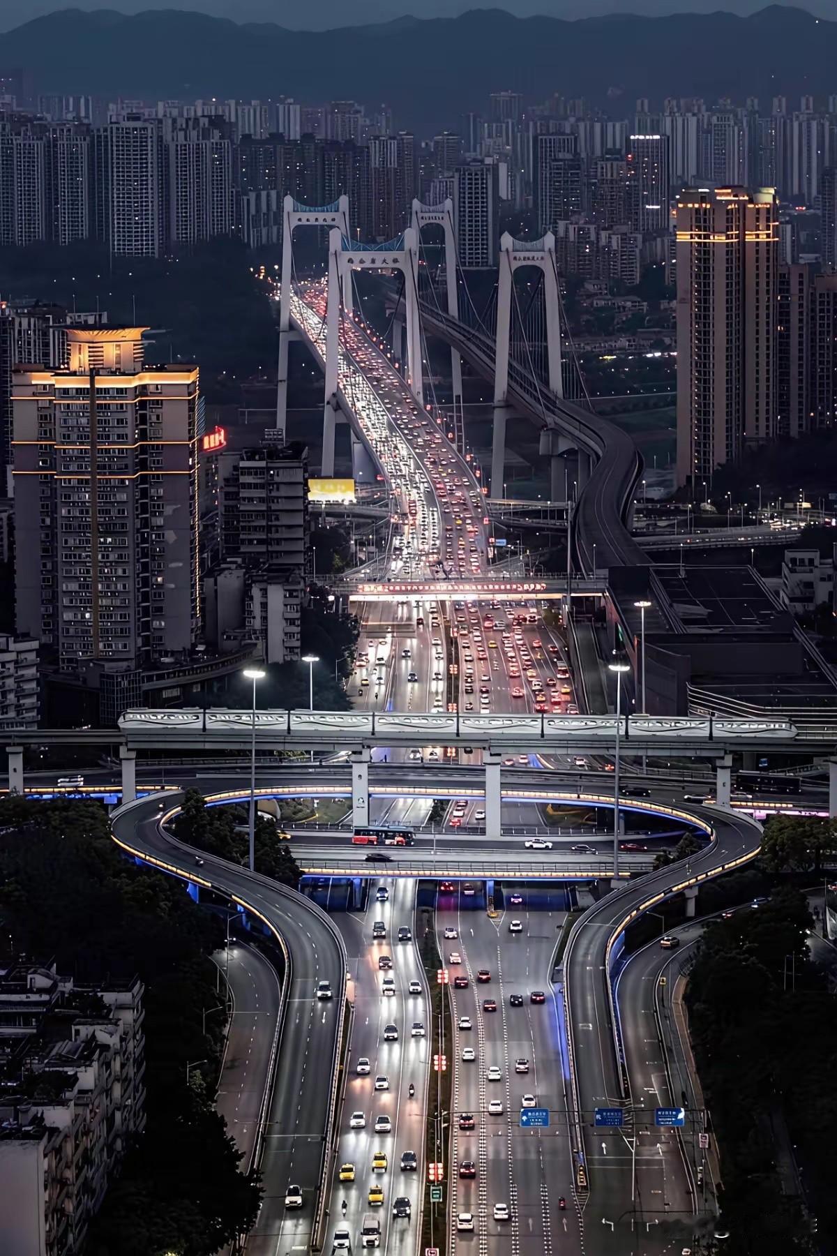 摄影作品《桥连万家》