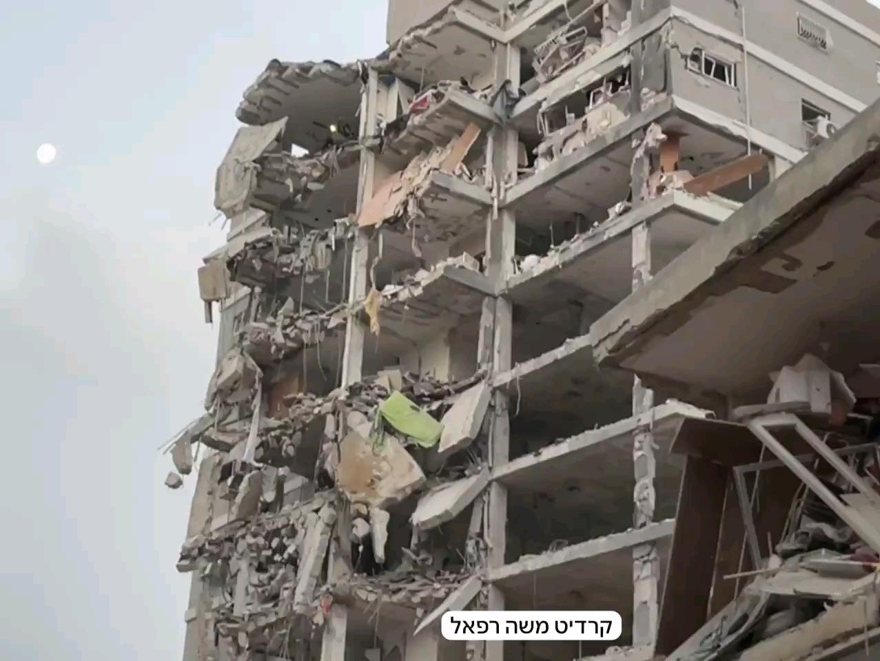 美方喊着“谈判有进展”，现场杀红了眼！近48小时美伊攻防白热化，嘴上谈手下打太讽