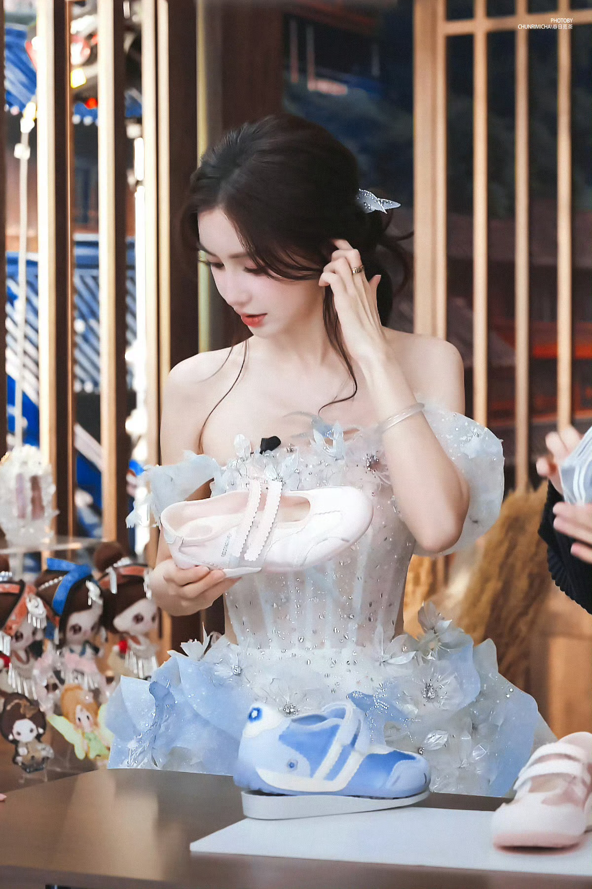 angelababy angelababy “你是我最珍贵的人生限定.” "𝒴