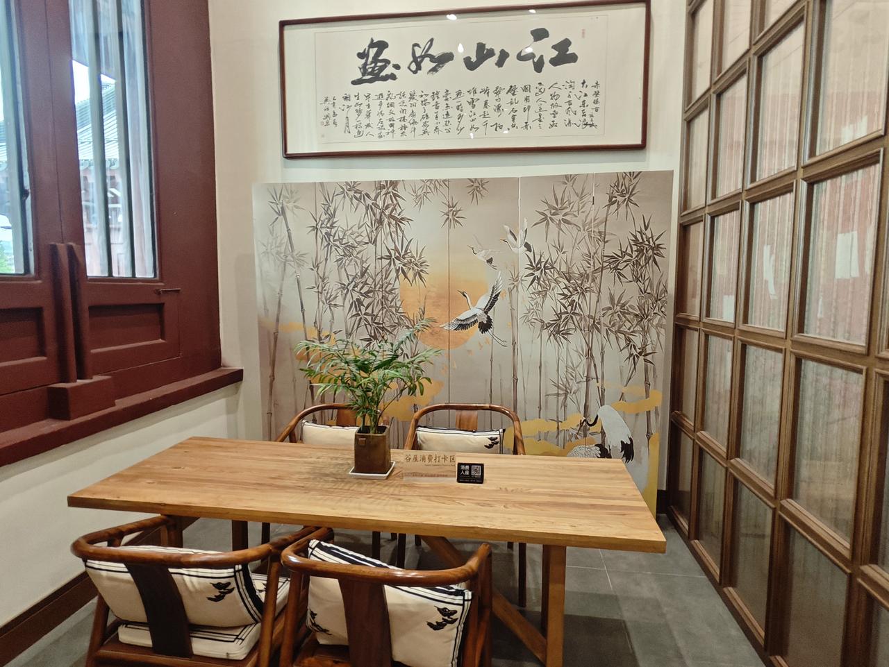 合法且专业的惩戒方式，这能避免处理过程中出现不当行为，也能更有效地引导学生改正错