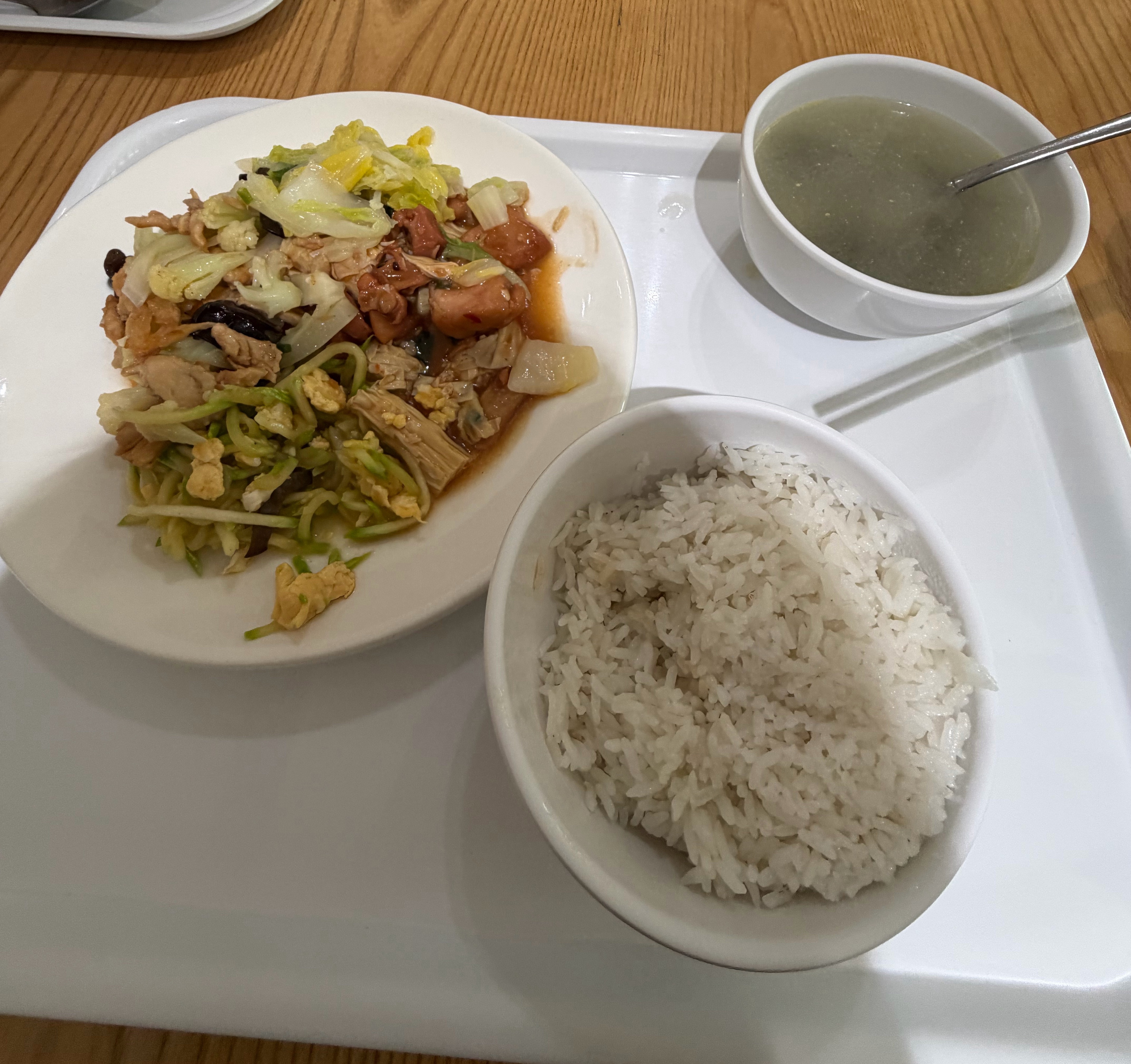 今天中午来宝马蹭个饭，这客户餐还行吗？ 广州·广州宝悦汽车贸易有限公司第一分公司