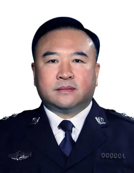 我们一生最大悲哀，就是在犯罪分子、人间渣滓面前低头，让他们呼来唤去，蹂躏身心，考
