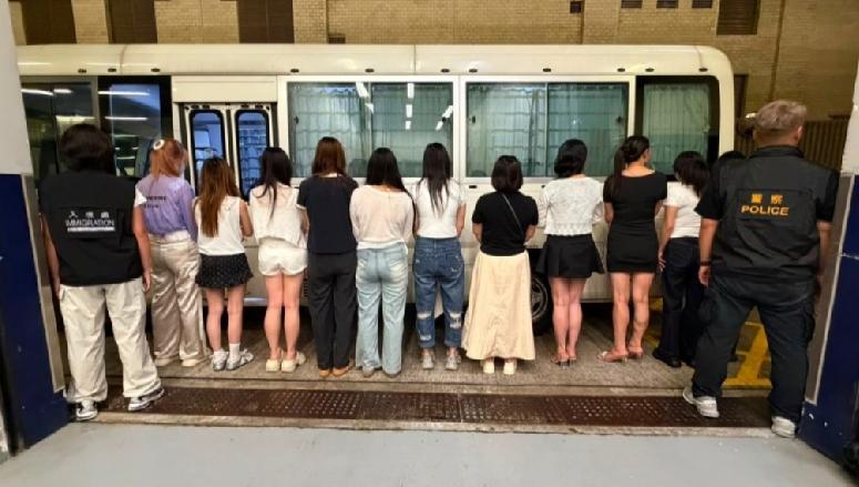 香港油尖警区联同相关部门人员昨日（22日）在区内展开代号「冠军」（CHAMPIO