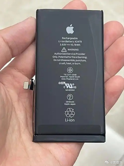 手机电池已经做到10000mAh以上了，上半年还是荣耀的专属。不过，手机电池上半