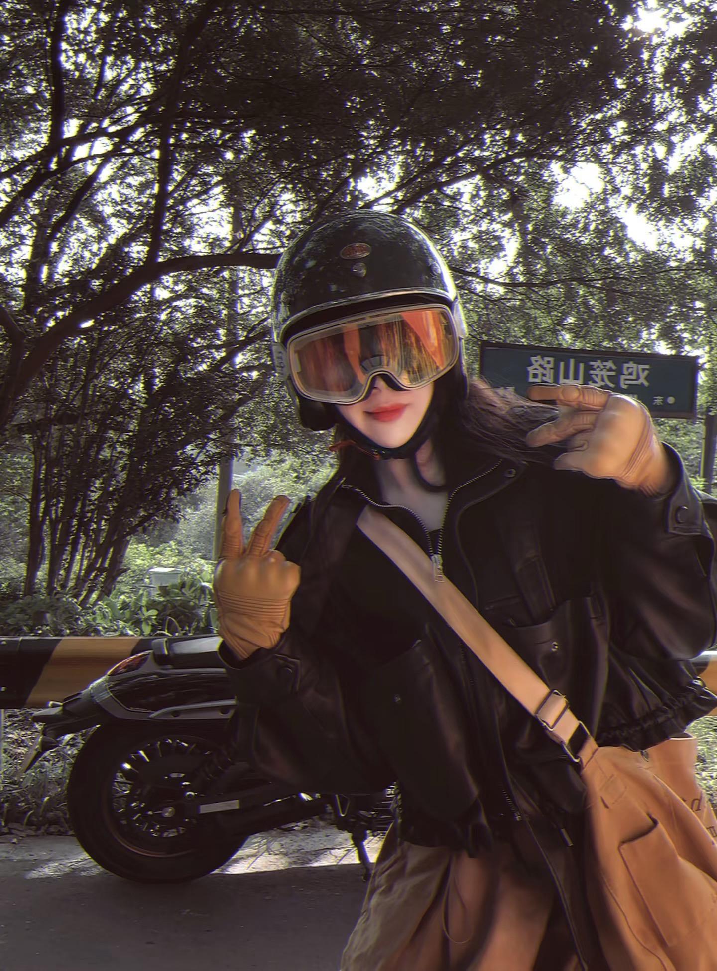 天冷了，又到了复古佬们穿皮衣的季节。