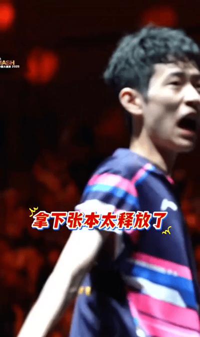 陈俊菘3比2赢了张本智和，没喊口号，没爆冷门，就是硬碰硬赢的。
决胜局6比6，他