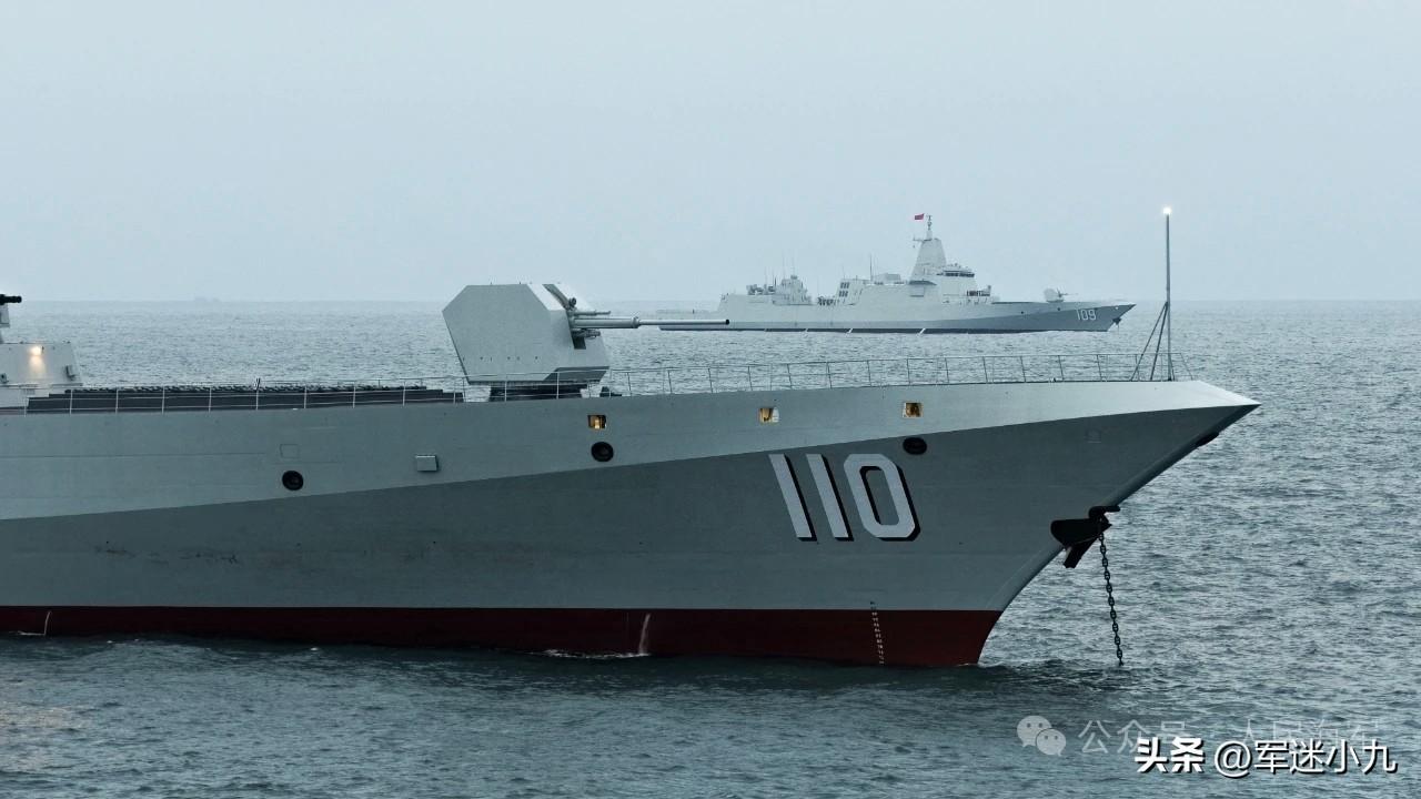 东海的最新双055同框照！实在是太过震撼了，新舰质感太好了……

东海两艘新一代