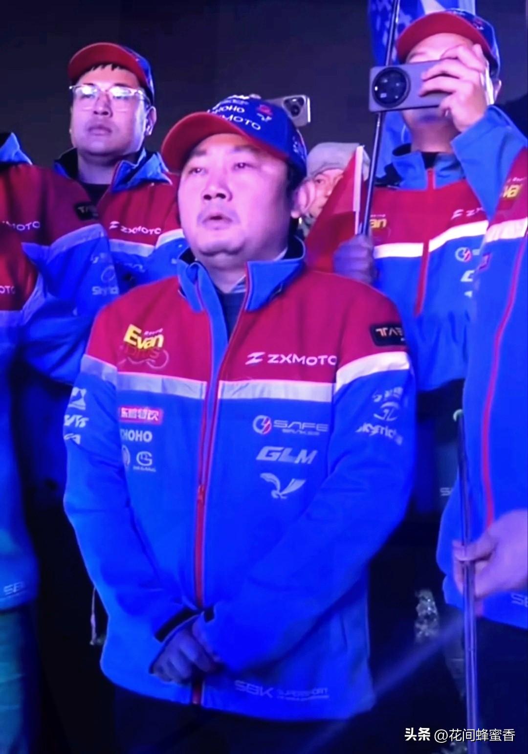 国机车封神！
张雪首夺世界杯冠军，
打破欧美日50年垄断！中国品牌！
 
没人看