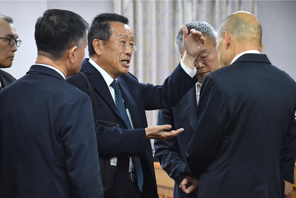 台湾政权太腐败！水电商化身军火大亨，中标1950万炸药案
国民党立委马文君表示，