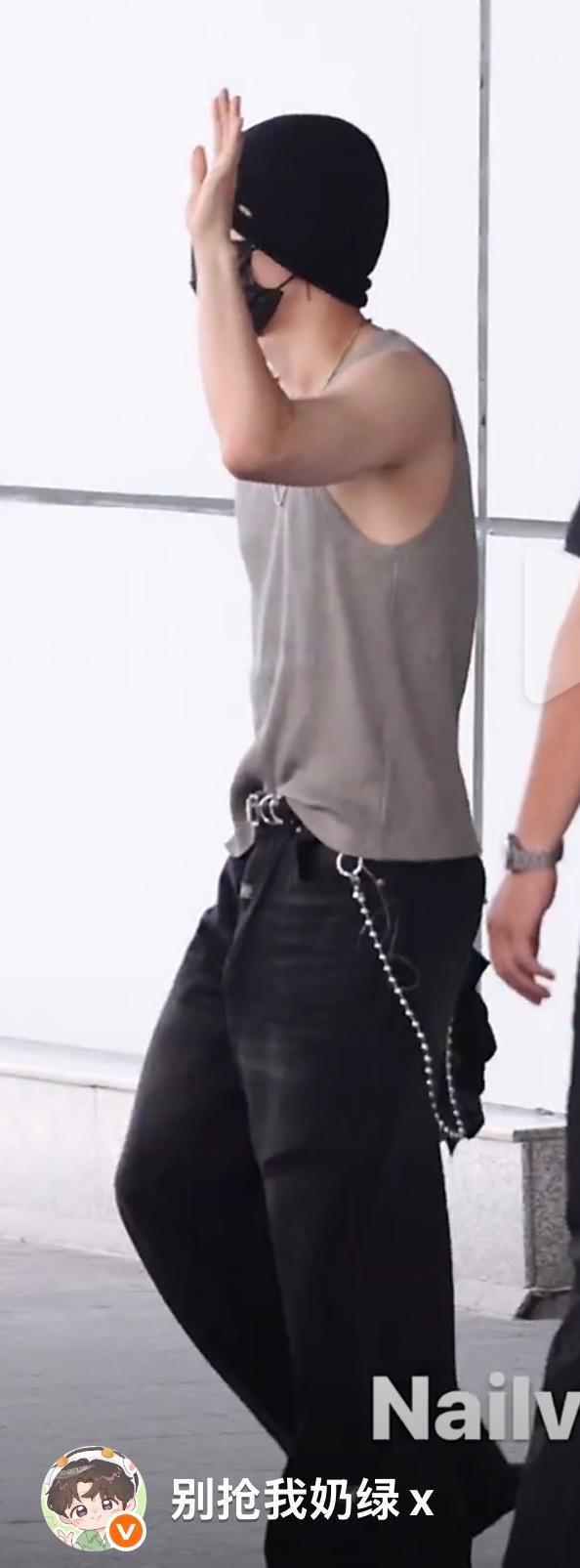 光溜溜👅 