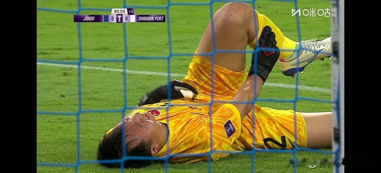 【虐到破防！中超球队亚冠双赛：冤判+伤退+出线无望，只剩铁血撑场】

亚冠第六轮