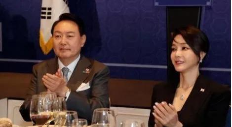 韩国执政党已确认反对弹劾总统尹锡悦和调查第一夫人金建希的法案。
来源：韩联社