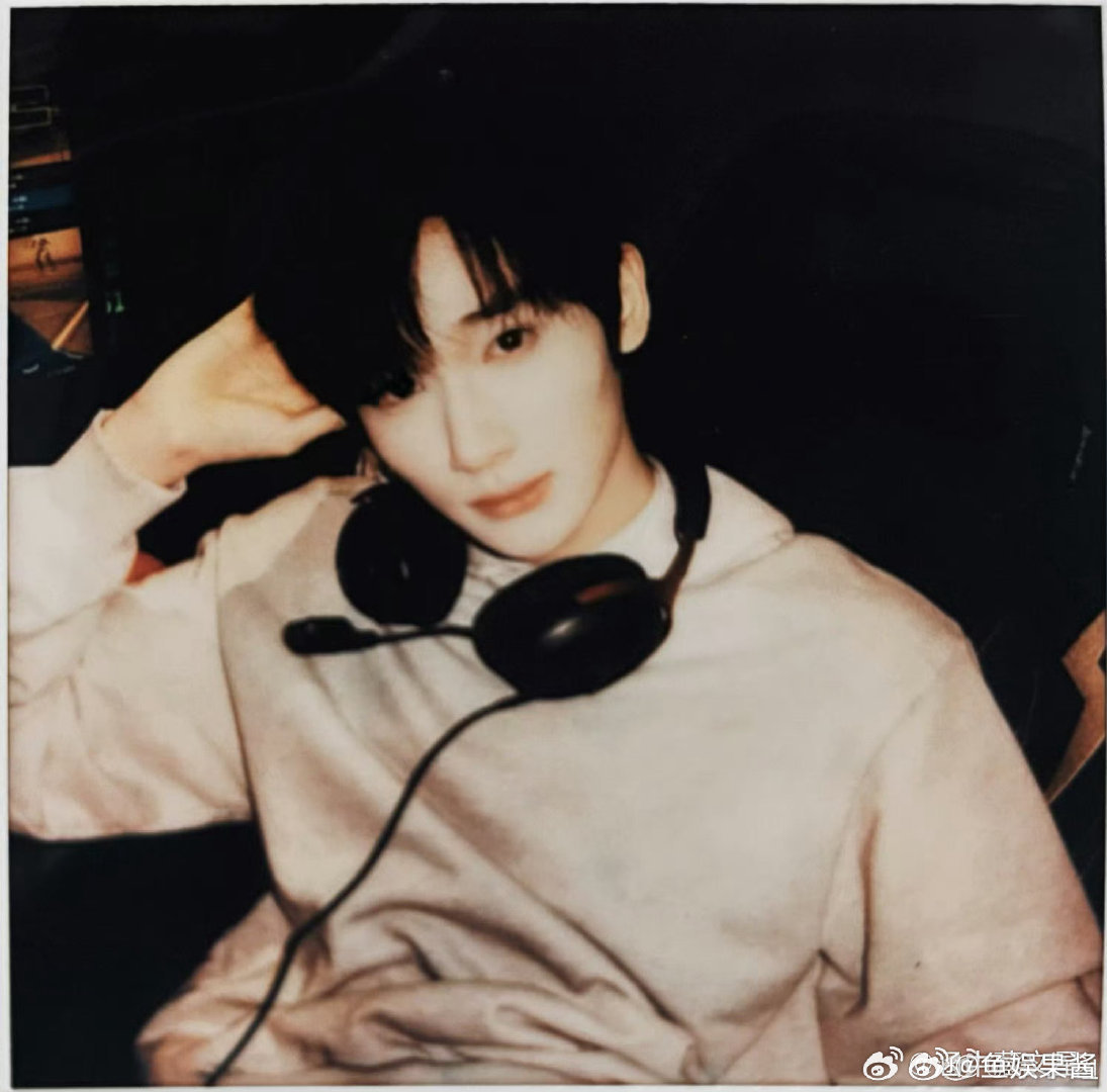 余宇涵来娃综是当孩子代表的我们的爸爸当少年走进娃综，不是来当“实习爸爸”，而是来