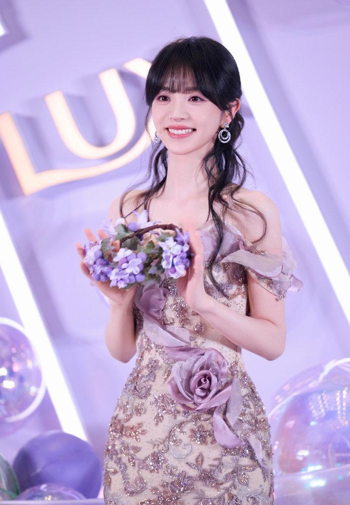 田曦薇28岁的生日照 田曦薇28岁状态 田曦薇28岁的生日照，田曦薇28岁状态，