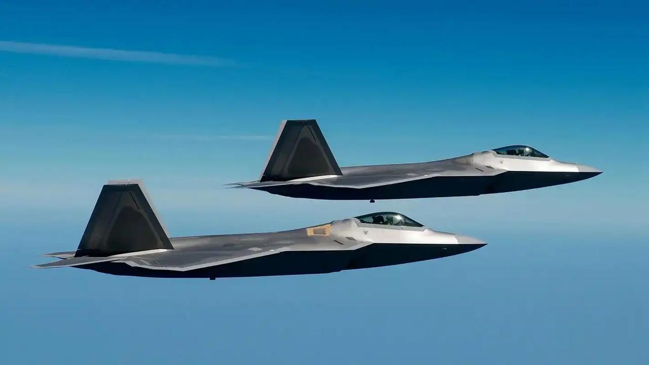 F-22 迎来了史上最大规模的升级！性能超越歼 - 20 的 EOTS 系统，实
