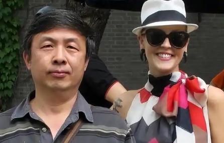 “中国现在向美国投降还来得及，再晚就要‘跪着’了”，7年前中美贸易战正酣，一位名