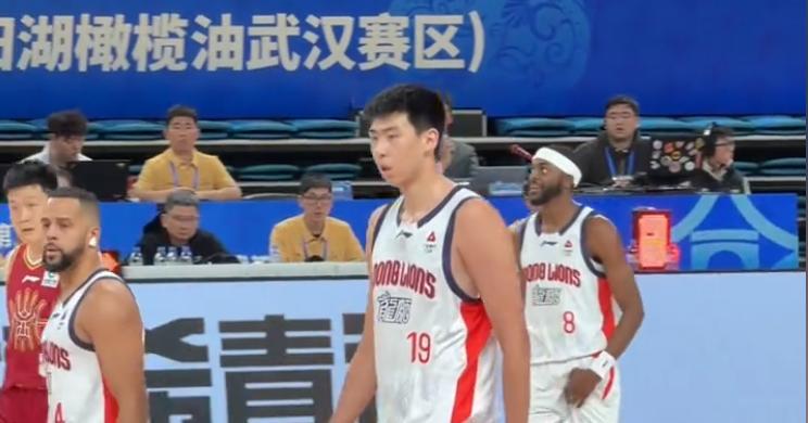 广州龙狮要送徐昕去美国锻炼了，这位刚拿了最快进步奖的年轻中锋，数据从4.6分3.