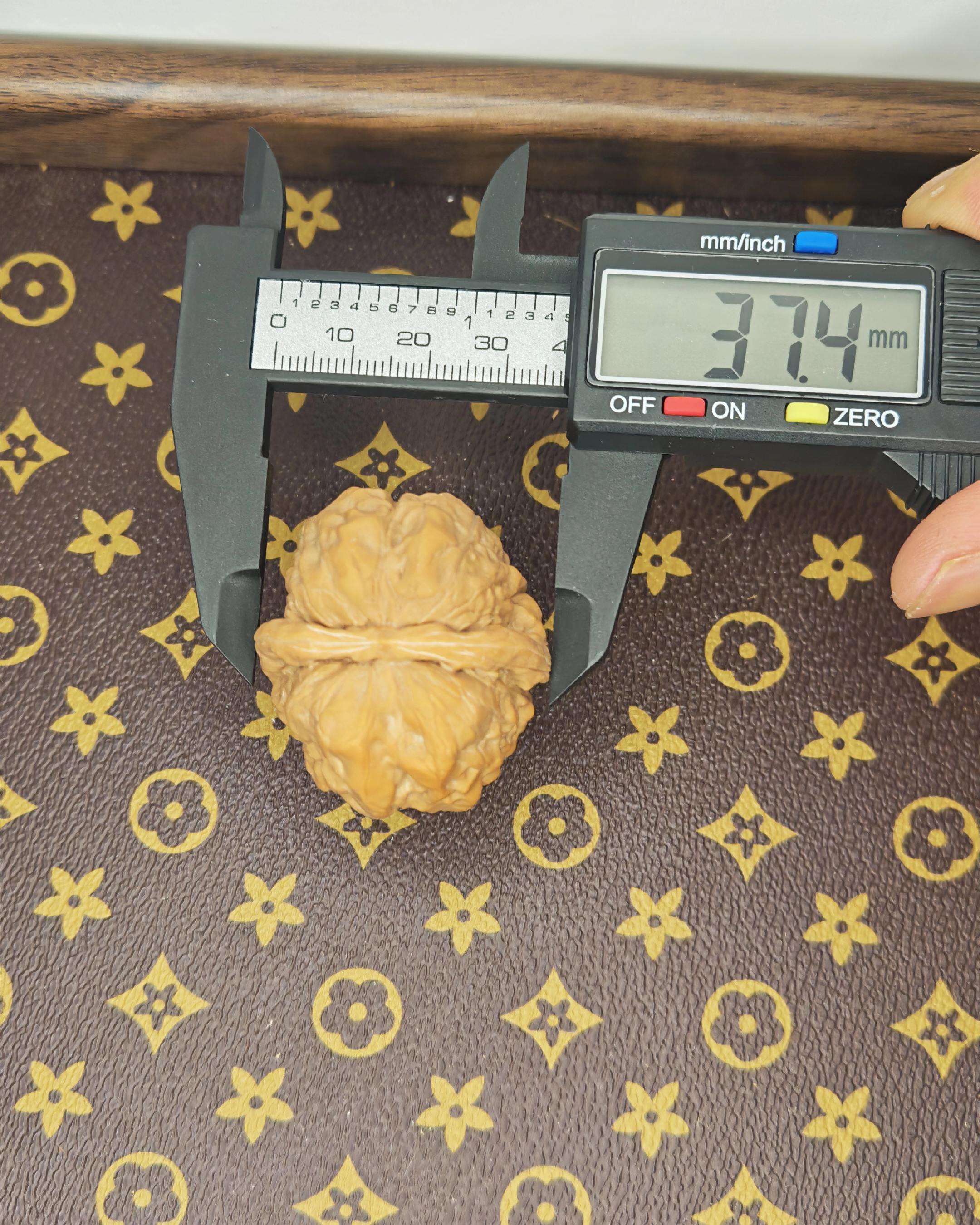 蛤蟆头尖微修 。37.4误差0.5