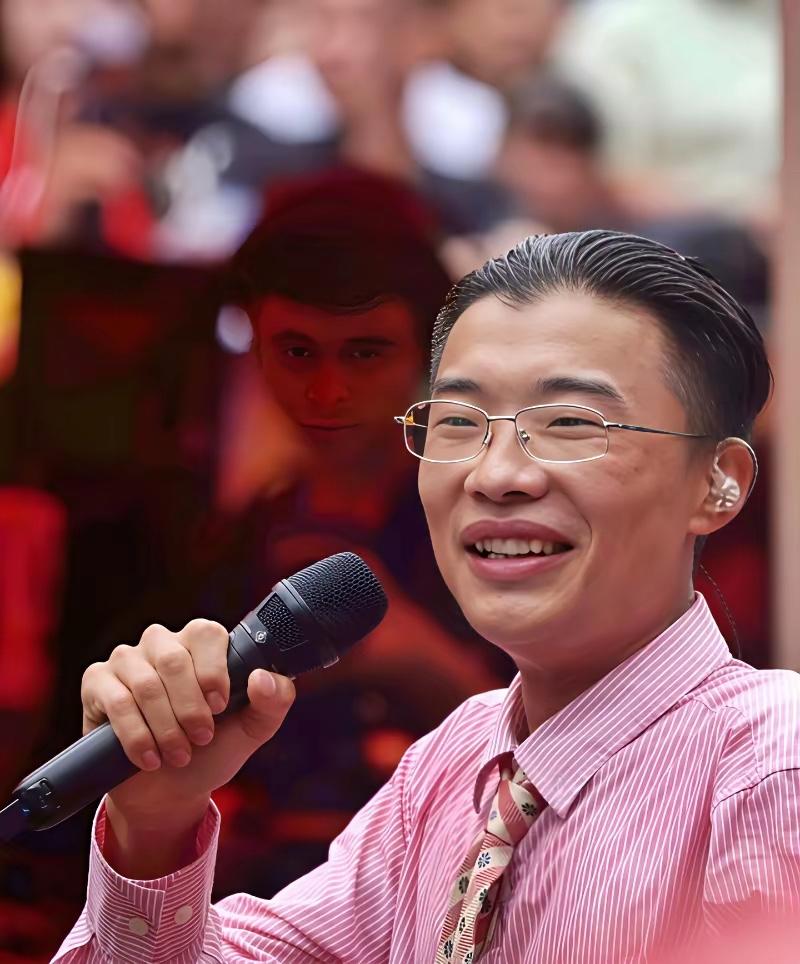 近日，草根网红郭有才的求婚视频刷屏全网，这条满溢着烟火气与真诚的动态，让无数网友