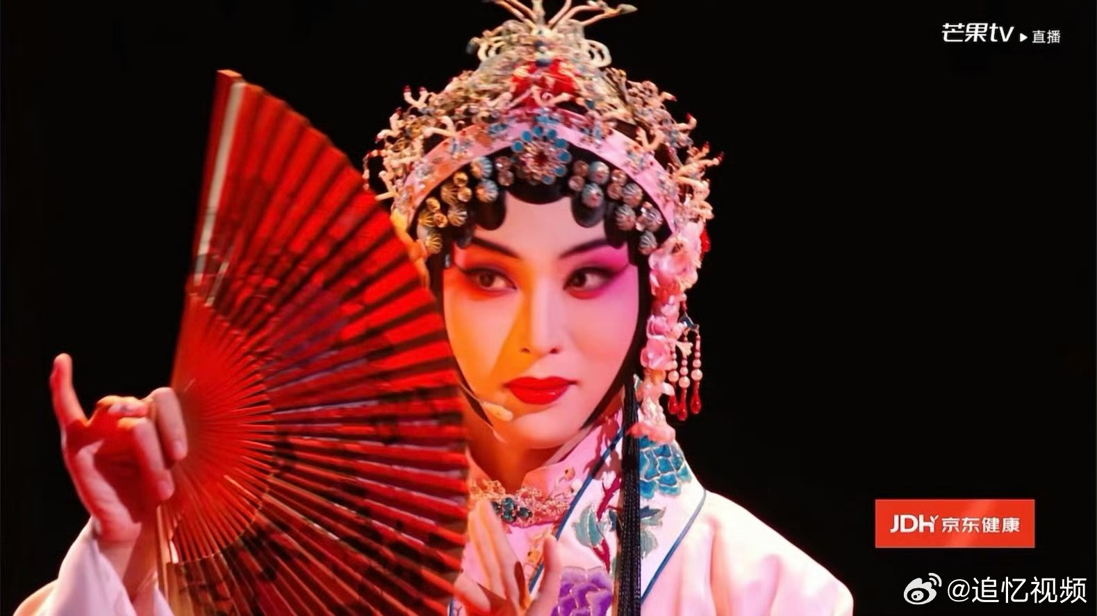 唐九洲戏剧首秀唐九洲披荆斩棘戏剧首秀见证唐九洲的戏剧首秀！跳出舒适区挑战演绎，情