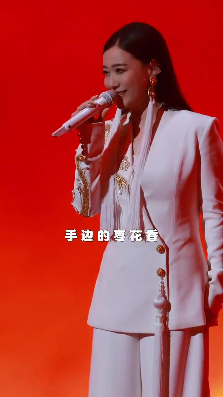 身边的那片田野，手边的枣花香，高粱熟来红满天，九儿我送你去远方。