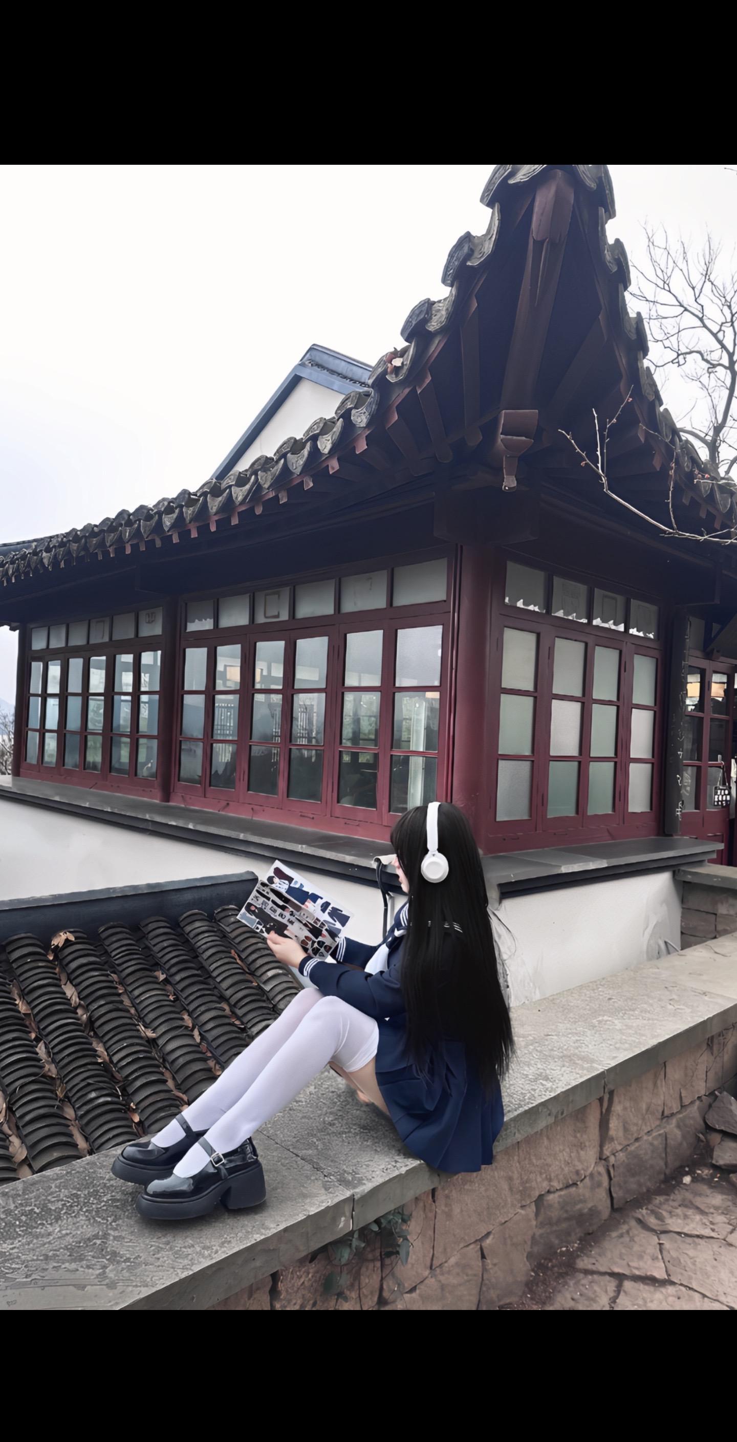 我心情总是灰蒙蒙的象是下雨的天空我讲不出很多的话只能闷闷的