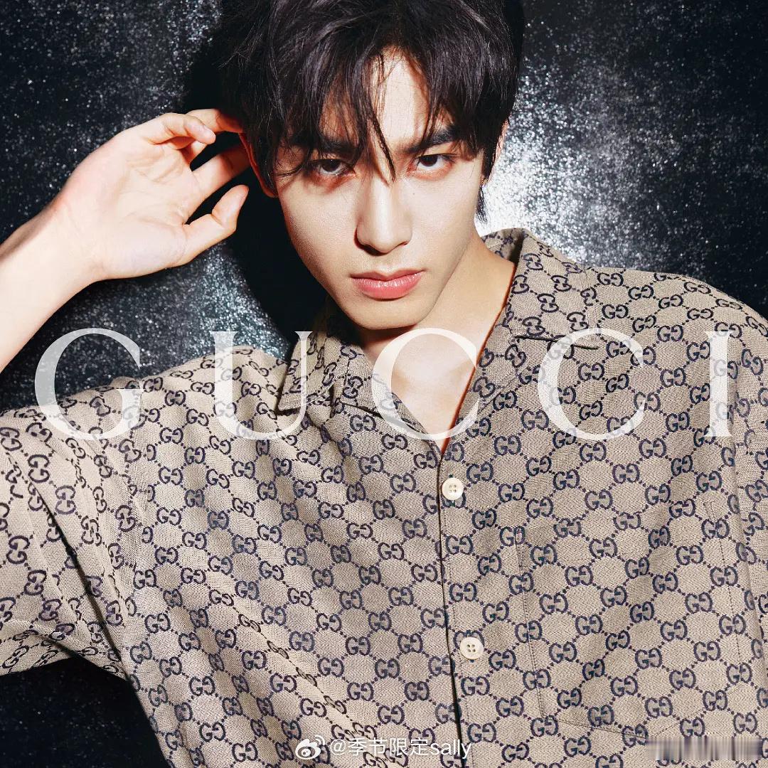 宋威龙🐉GUCCI第三支成衣广告来了，长得好爽啊 