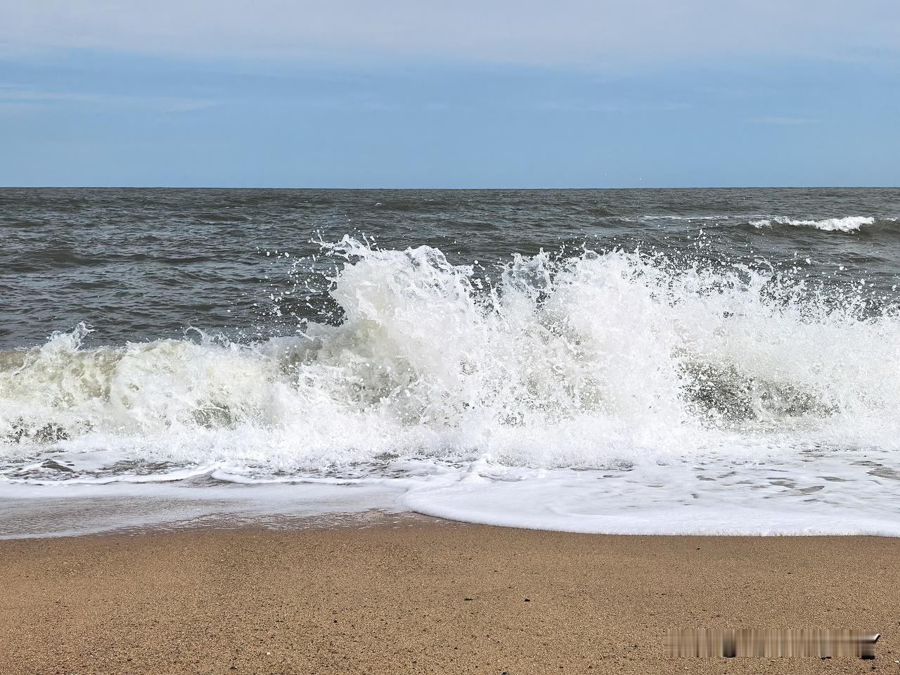 山东日照｜万平口海滨风景区·大海之恋4【原创】

金色的沙滩，蔚蓝的大海，一望无