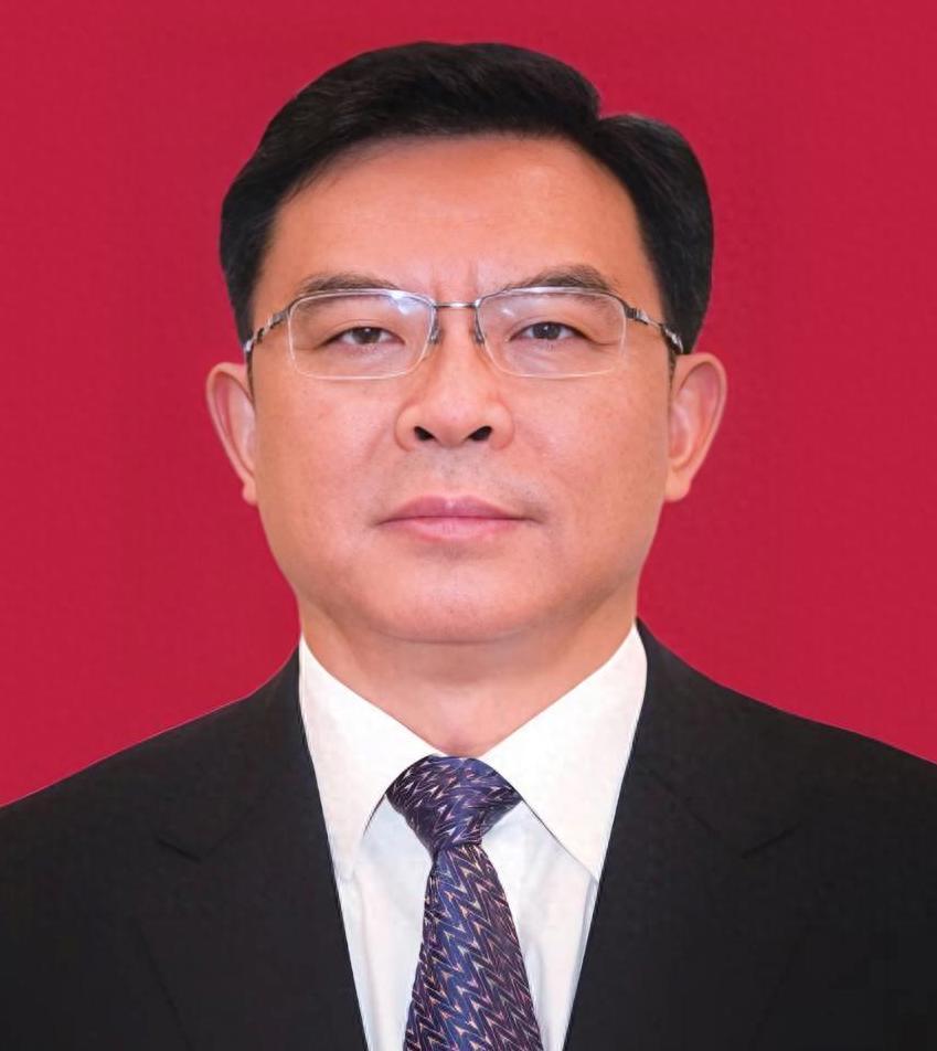 震惊！2025刚开年，3个官场大佬栽了，最“硬核”的新年礼包来了
 
大过年的啊