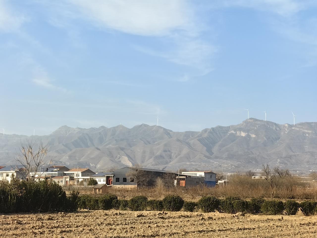 一路山色，随手拍一张风景照巍巍中条，冬日恋歌。