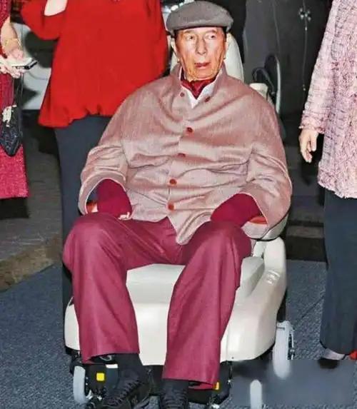 何鸿燊是个谜！2009年，88岁何鸿燊各脏器就已衰竭，但他直到2020年才死亡，