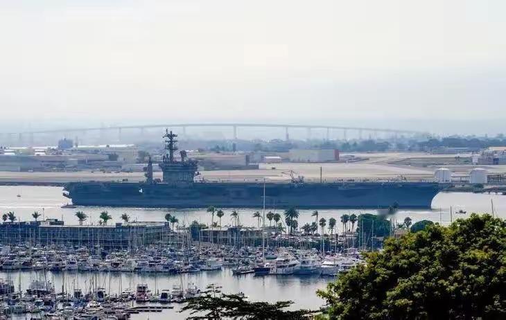 近日美国“尼米兹”号航母在短短30分钟内，接连发生2次战机掉南海海域事故，先是一