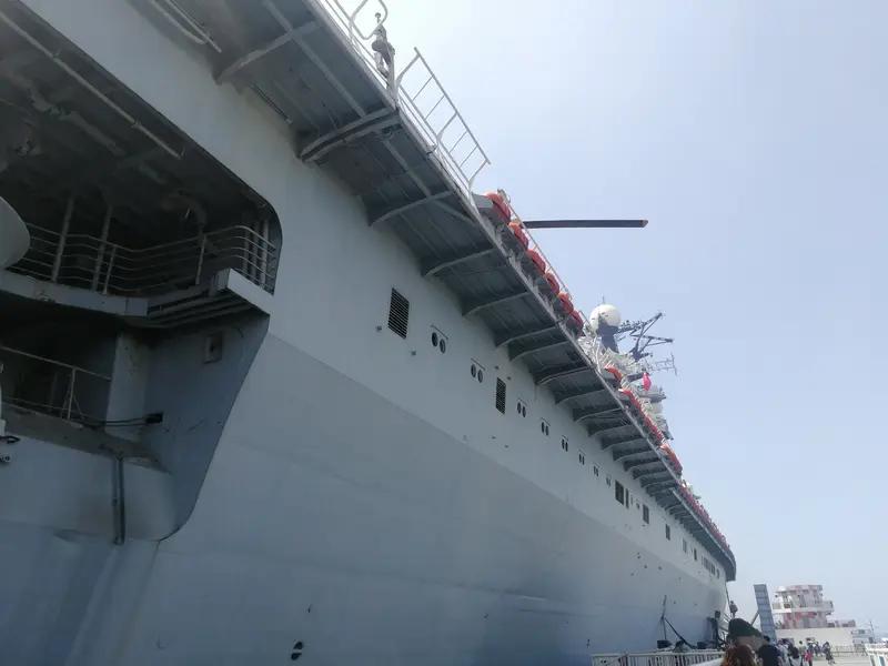 076型两栖攻击舰对于我国海军而言意义非凡。2024年12月27日，其首舰四川舰