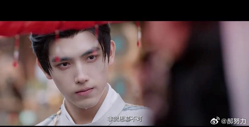 迪丽热巴和杨紫的差距真的越来越大了。虽然杨紫也还在演古装剧，但很明显这几年她的古